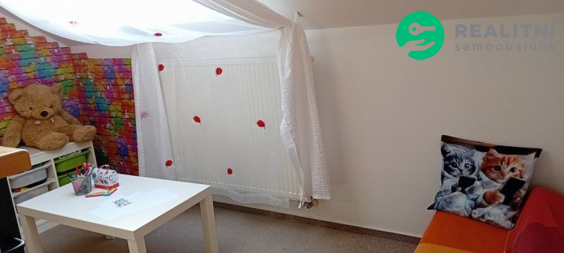 Moderní dvoupatrový byt v kouzelné lokalitě. 4+kk v Řitce, která sousedí s CHKO Brdy