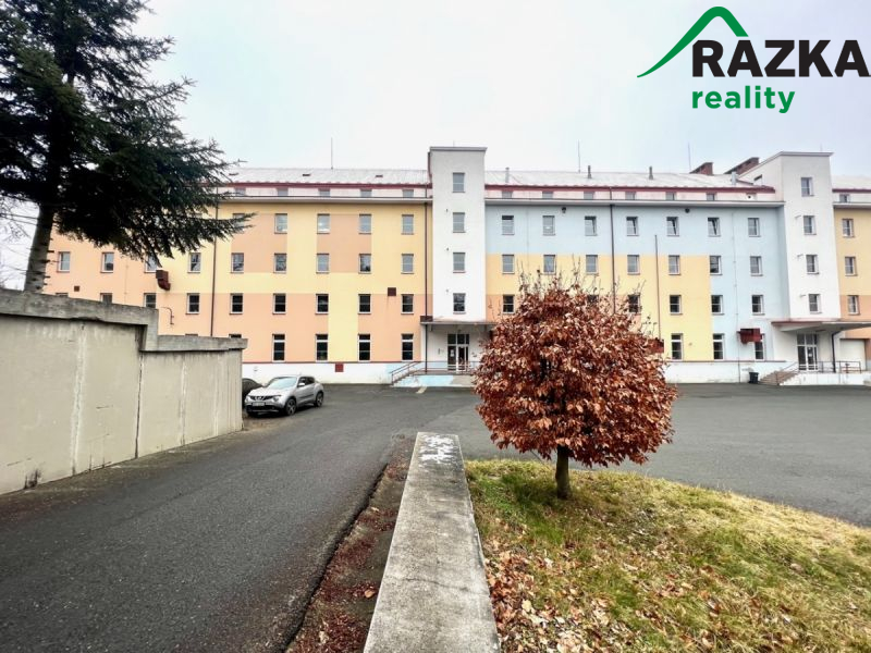 Komerční prostory (sklad, výroba) v Tachově, ul. Školní