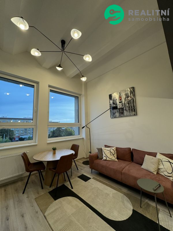 Stylový loft 2+kk po designové rekonstrukci na Kubánském náměstí