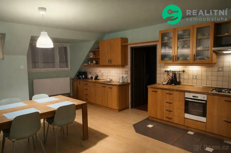 Prodej prostorného bytu 3+1, 133 m&sup2; se zahrad