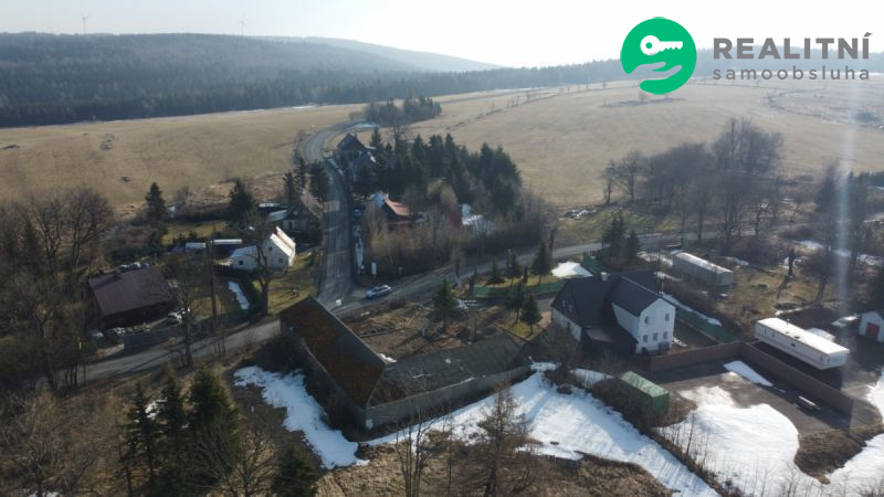 pozemek s objektem na rekonstrukci s projektem Mníšek