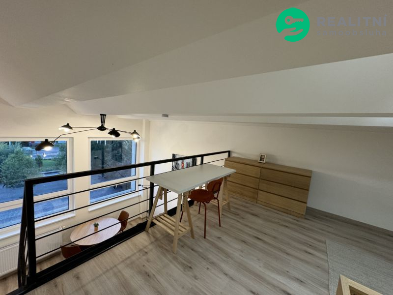 Stylový loft 2+kk po designové rekonstrukci na Kubánském náměstí