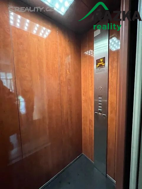 Prodej bytu 3+1, 137m2, Karlovy Vary, ul. Krále Jiřího