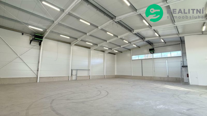 Nájem skladu či výroby 600 m2, velká venkovní ploc