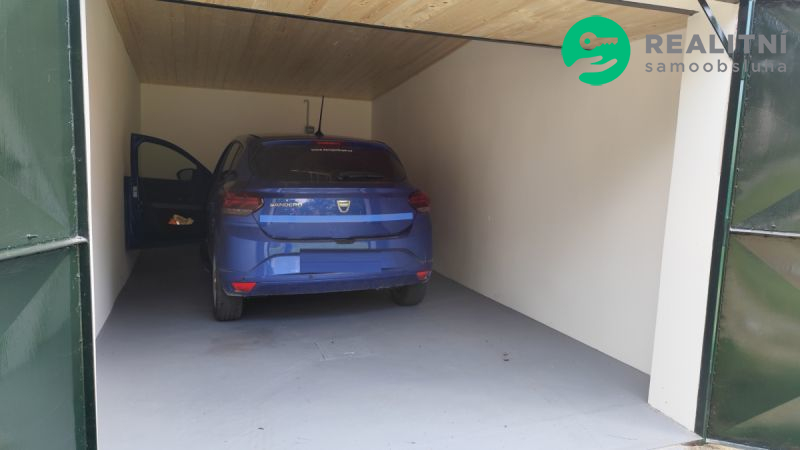 Garáž 23m2, Mníšek pod Brdy