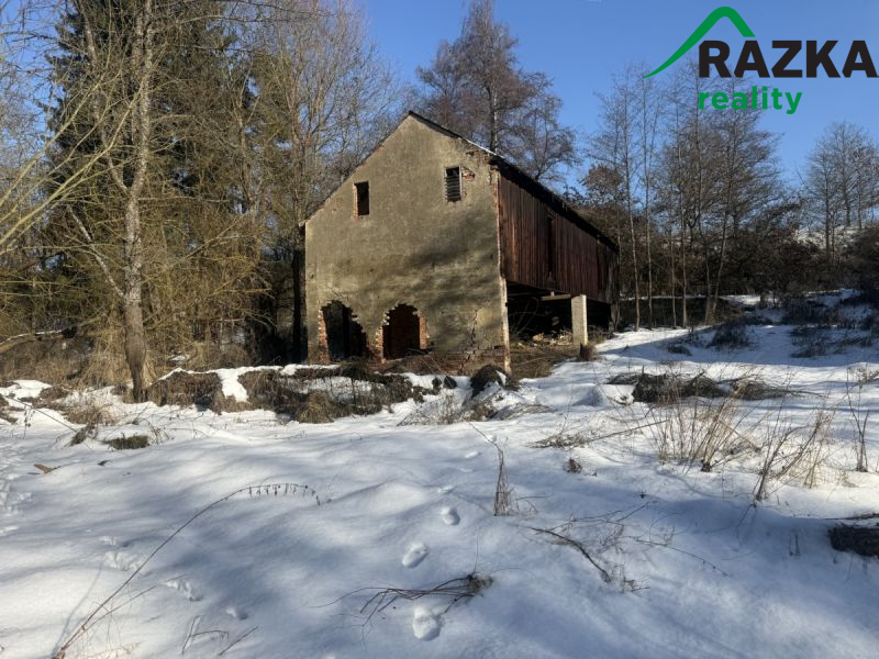 Prodej stavebních pozemků (2371 m2)  kú Planá u Mar. Lázní