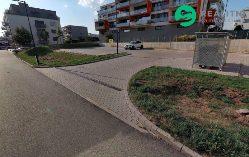 Venkovní parkovací stání, Kumpoštova, Brno - Sadová