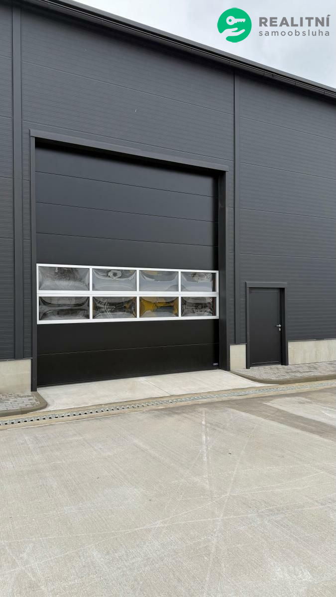 Nájem skladu či výroby 600 m2, velká venkovní ploc