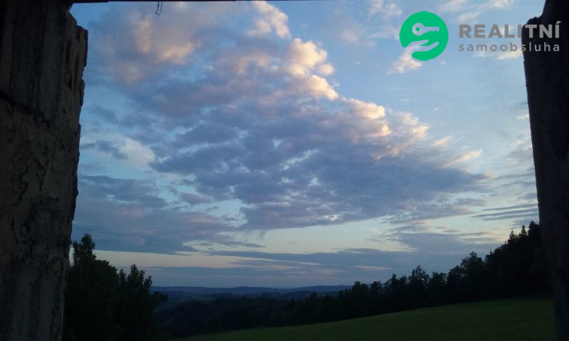 Dům / chalupa 420 m&sup2;, pozemek 2077 m&sup2; Je
