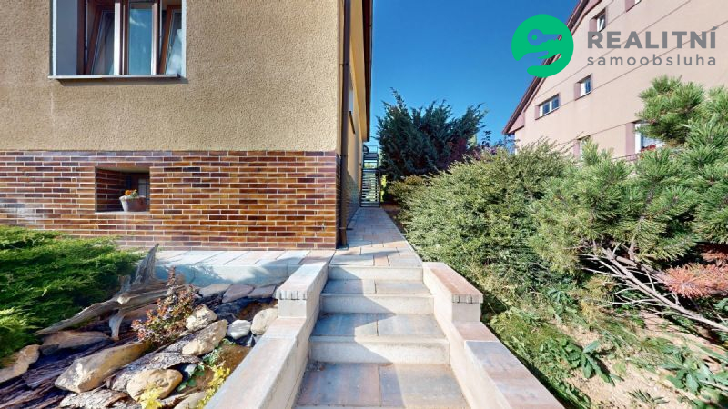 Komfortní a vzdušný byt 3+1 s terasou, 118 m2