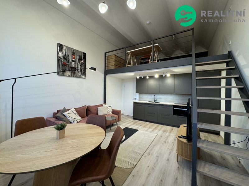 Stylový loft 2+kk po designové rekonstrukci na Kubánském náměstí