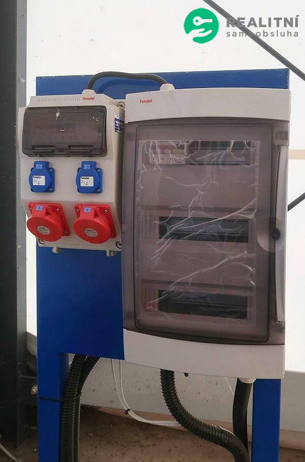 Nájem studené haly 480 m2, Exit D5, KRÁLŮV DVŮR (B