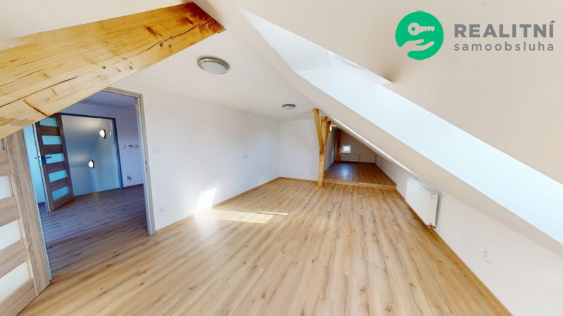Komfortní a vzdušný byt 3+1 s terasou, 118 m2