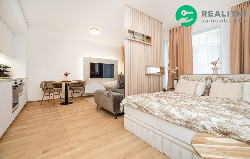 Byt 1+kk,  Šenácká, Praha 4, 37m2