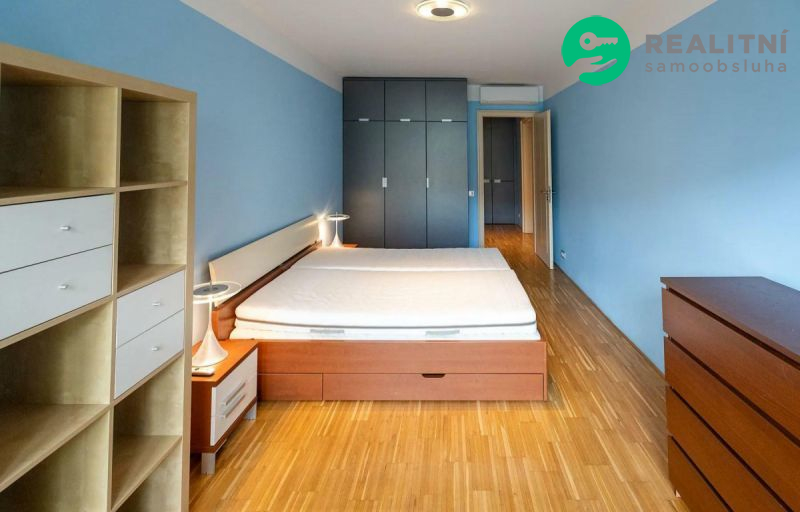 Pronájem bytu 2+kk 80 m² Rohanské nábřeží, Praha