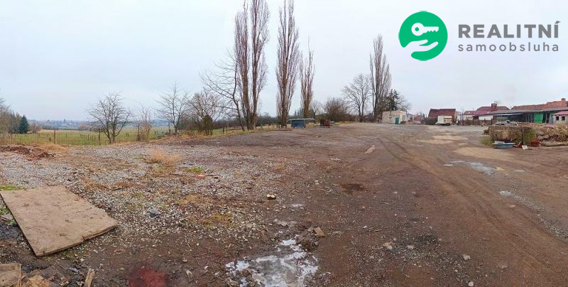 Nájem zpevněného pozemku, 150 až 700 m2, parkování