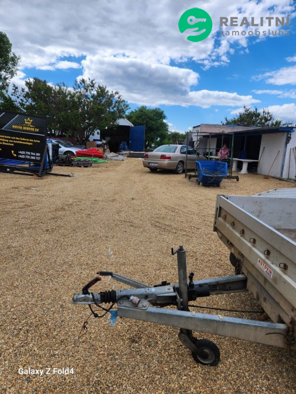 „Prostorný stavební pozemek 2 670 m² s mobiln