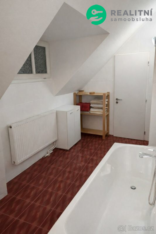 Prodej prostorného bytu 3+1, 133 m&sup2; se zahrad