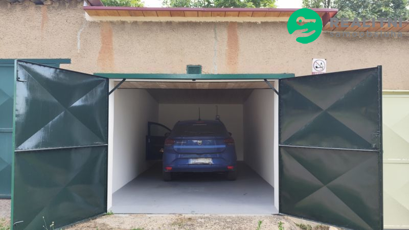 Garáž 23m2, Mníšek pod Brdy