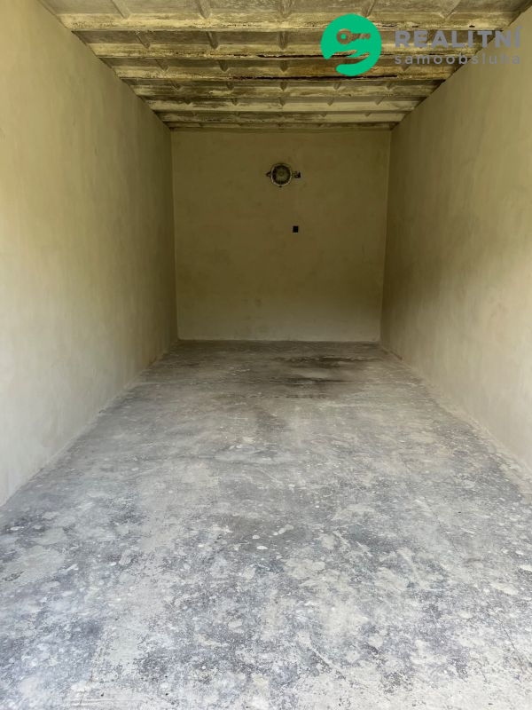 Garáž v H. Králové Slezské předměstí 19m2