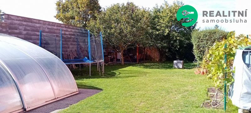 Moderní dvoupatrový byt v kouzelné lokalitě. 4+kk v Řitce, která sousedí s CHKO Brdy