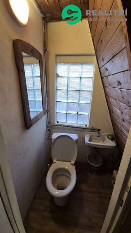 Zděná chata s krbem, studnou, Moravská Třebová