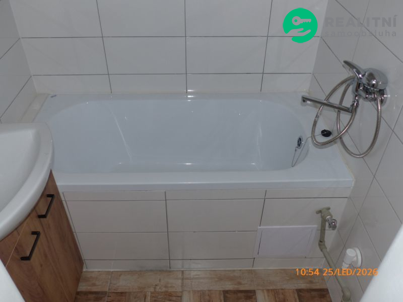 Pronájem bytu 2+1,56m2, ul. 1. Máje, Most