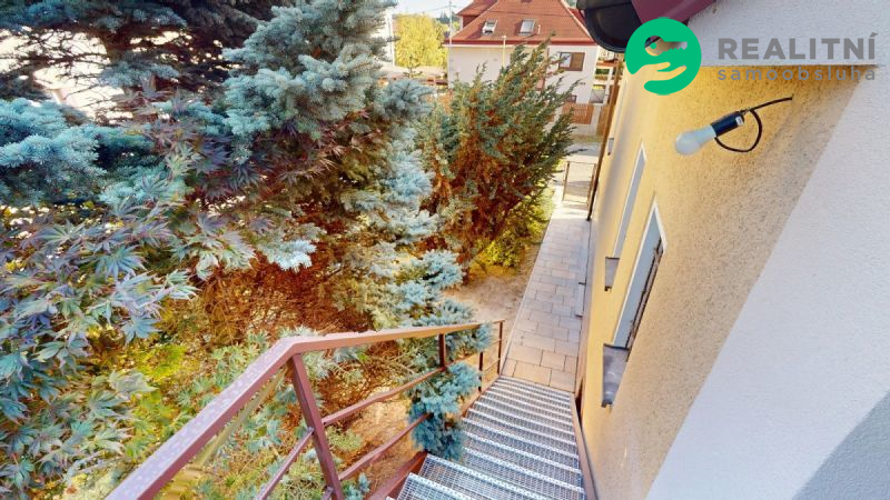 Komfortní a vzdušný byt 3+1 s terasou, 118 m2