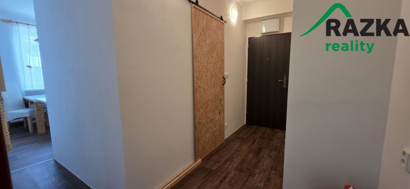 Byt 2+1 s lodžií (64 m2) Chodová Planá, Sídliště Lučina