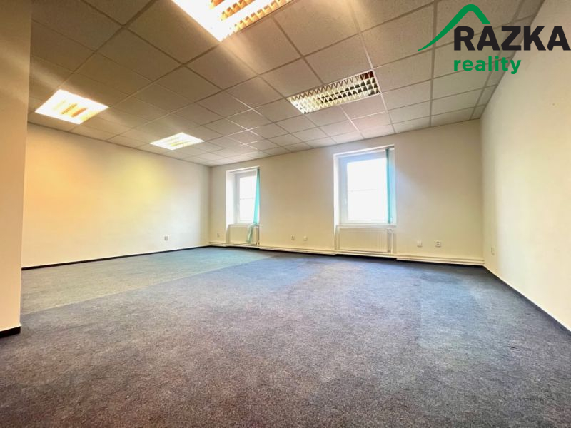 Komerční prostory (sklad, výroba) v Tachově, ul. Školní