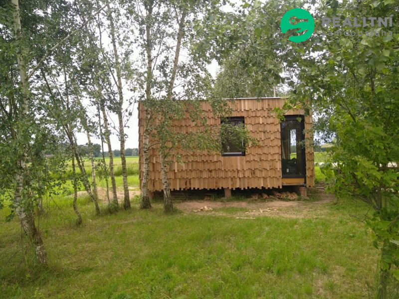 2 stavební parcely s domem před dokončením, Horní 