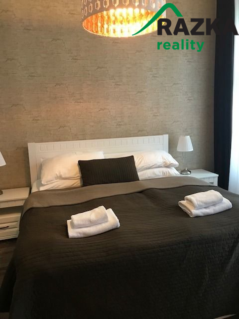 Prodej apartmánového domu s kavárnou - (celek nebo