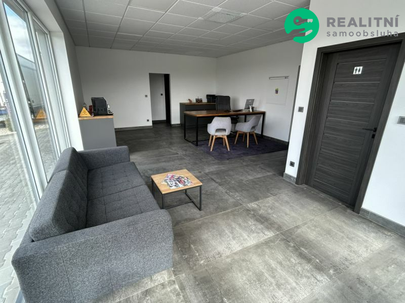 Novostavba haly, pozemek 3000m2, 8km od Brna, u D1