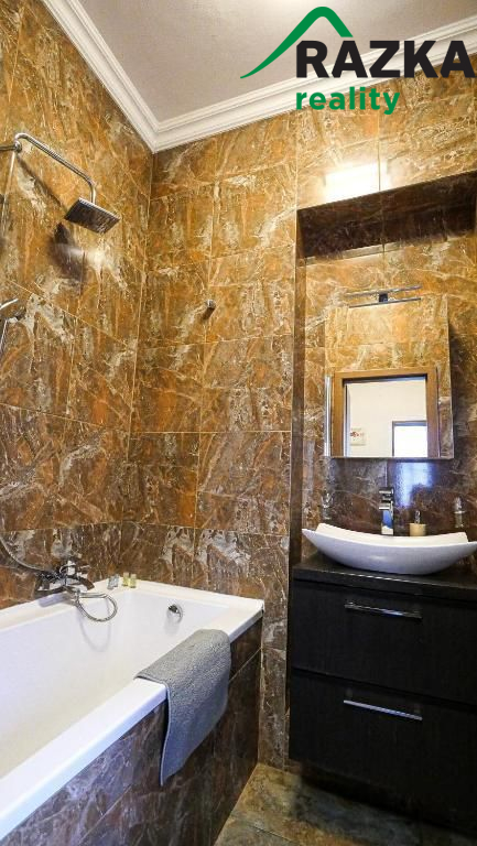 Prodej apartmánového domu s kavárnou - (celek nebo jednotky)