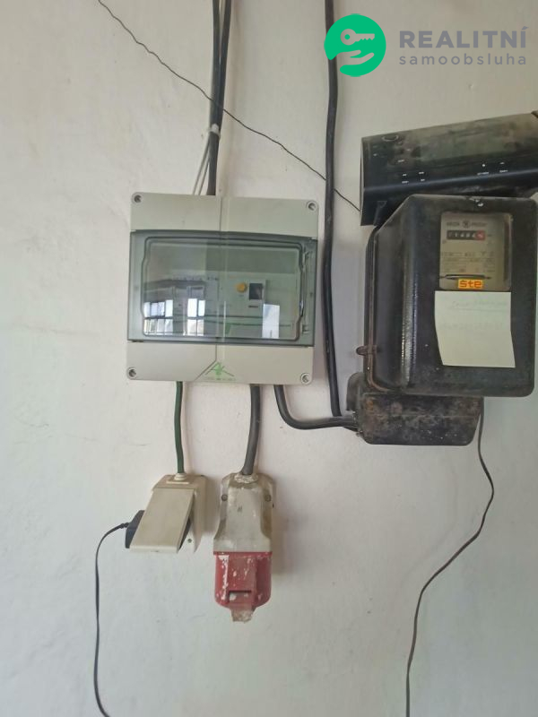 Nájem skladu 413 m2, SEDLEC Prčice (Sedlčansko)