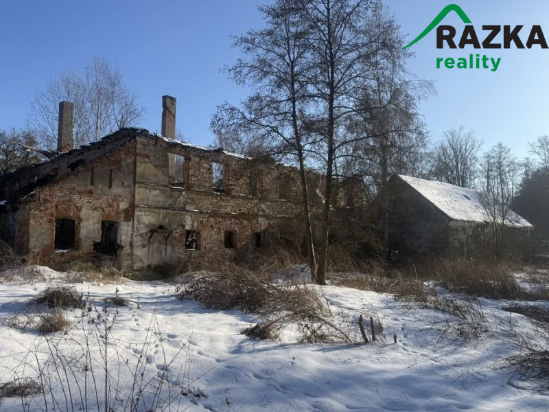 Prodej stavebních pozemků (2371 m2)  kú Planá u Ma