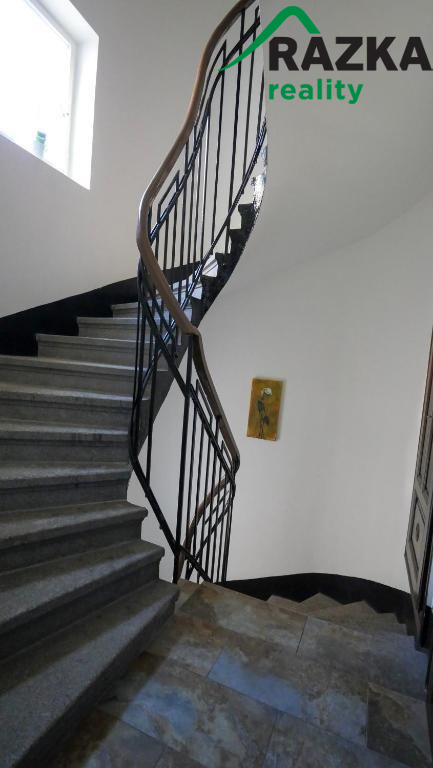 Prodej apartmánového domu s kavárnou - (celek nebo jednotky)