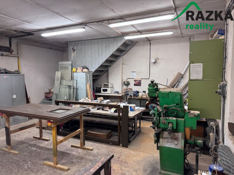 Pronájem zavedené  truhlárny Bor u Tachova ( 280m2