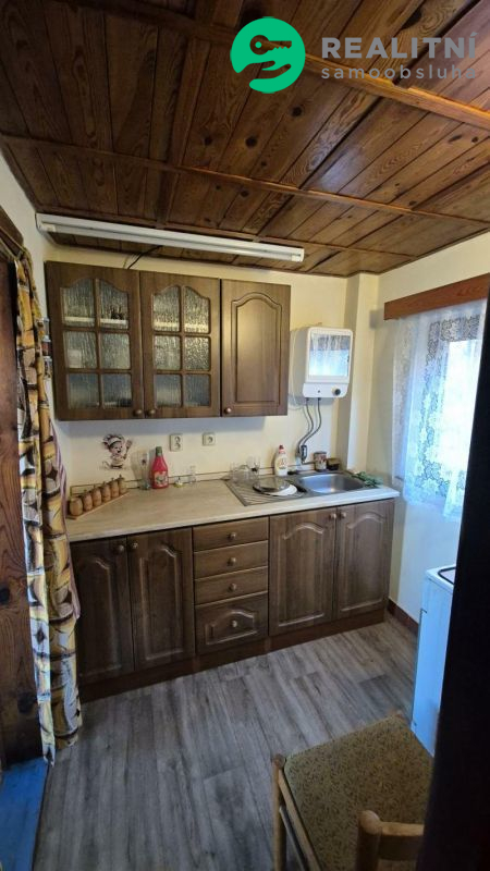 Zděná chata s krbem, studnou, Moravská Třebová