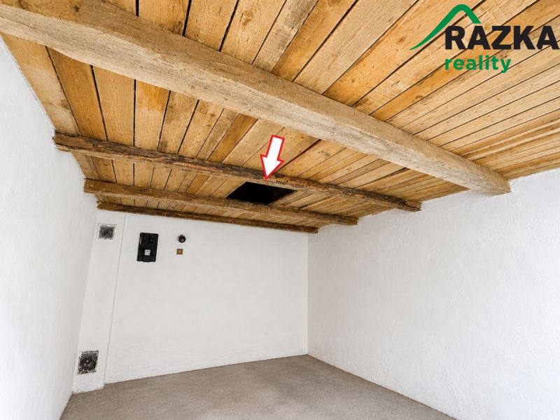 Pronájem garáže 24 m2  Mariánské Lázně - Úšovice