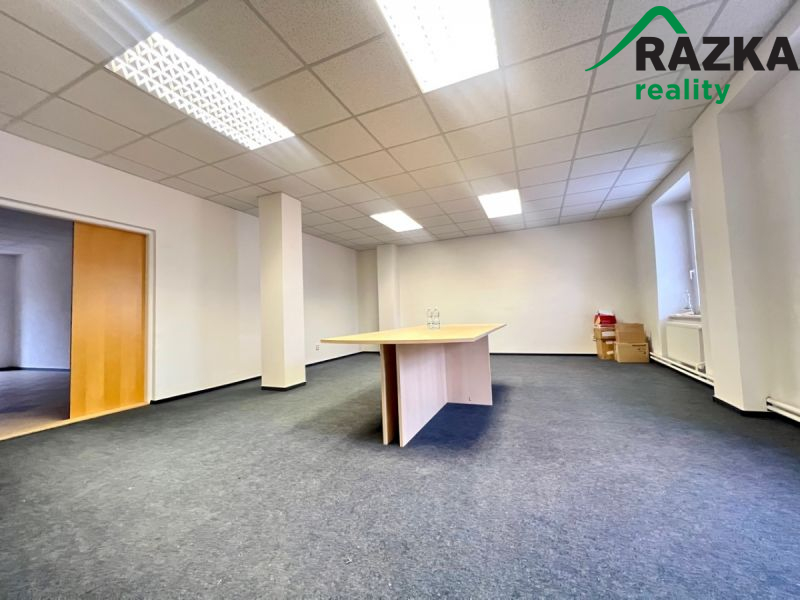 Komerční prostory (sklad, výroba) v Tachově, ul. Školní