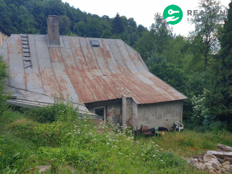 Dům či dva apartmány Desná