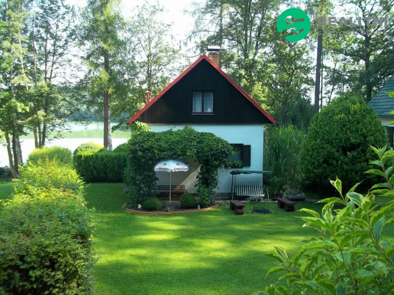 chata u přehradní nádrže Trnávka