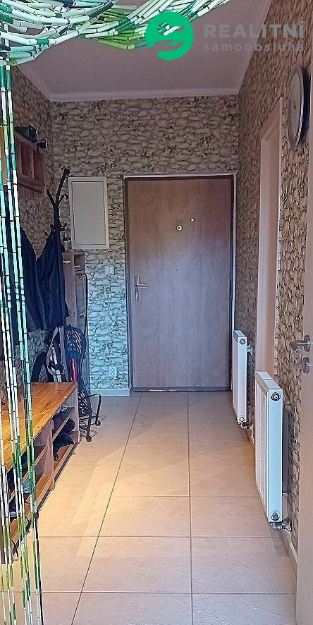 Moderní dvoupatrový byt v kouzelné lokalitě. 4+kk v Řitce, která sousedí s CHKO Brdy