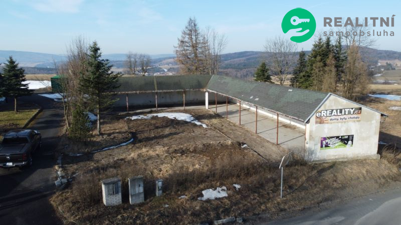 pozemek s objektem na rekonstrukci s projektem Mníšek