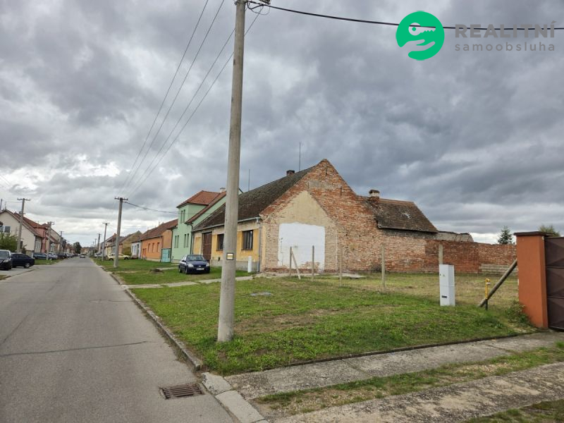 Stavební pozemek Vracov 1.794m2