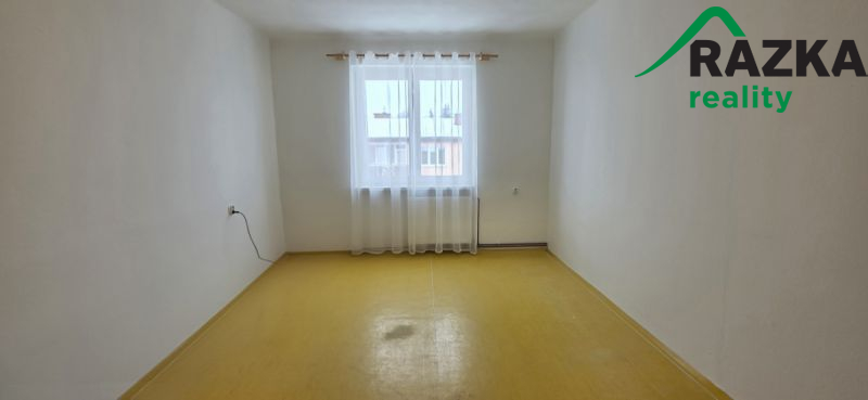 Byt 2+1 s lodžií (64 m2) Chodová Planá, Sídliště Lučina