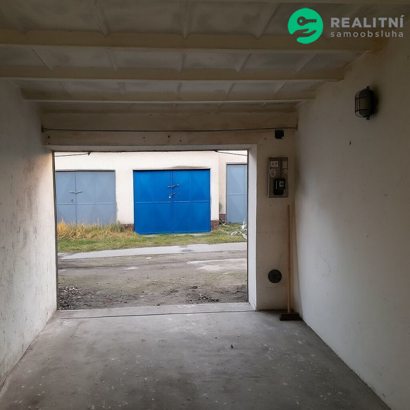 Garáž Plzeň, Slovany se spoluvlastnickým podílem na dvoře