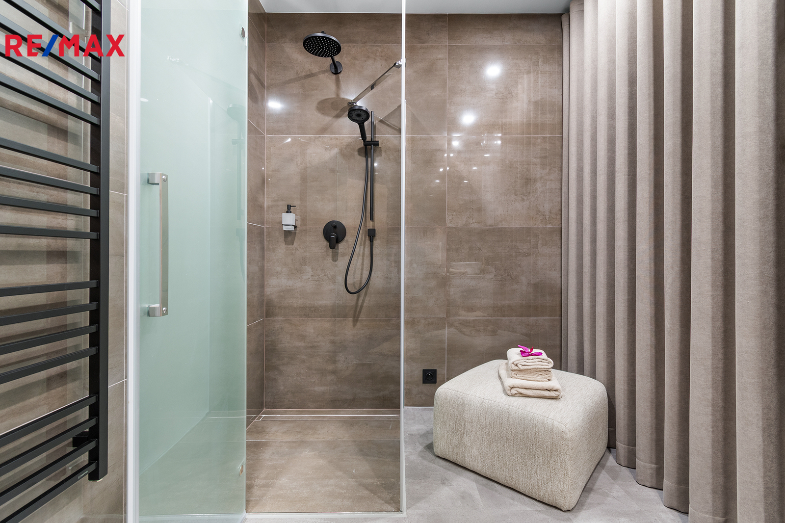 Pronájem nového bytu 3+kk, Vochov_Michal Bláha Reality