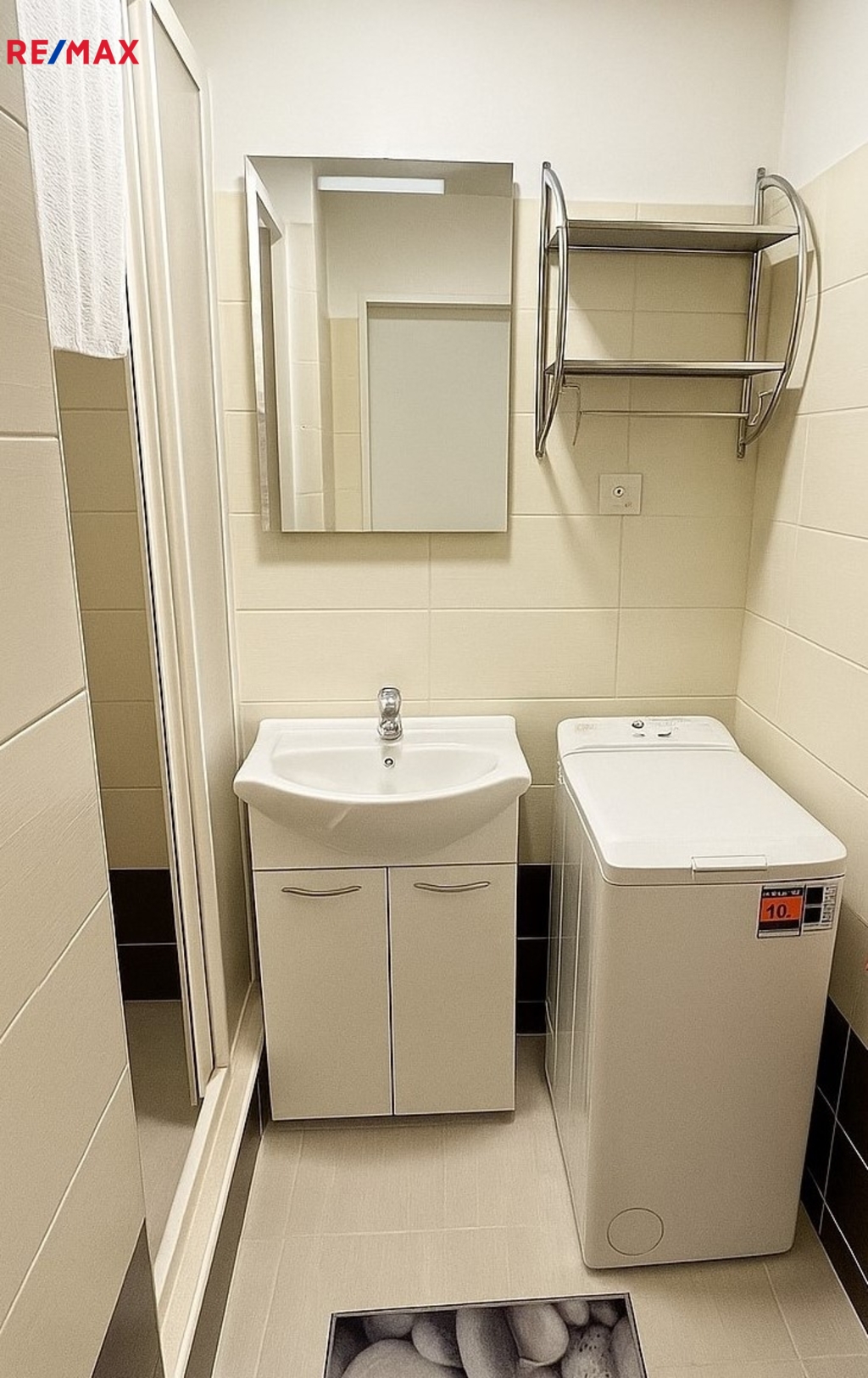 Koupelna se sprchovým koutem